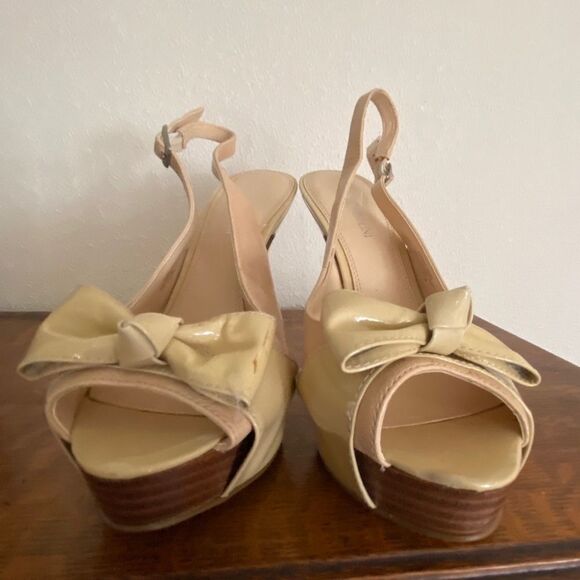 Enzo Angiolini Slingback Heels With Bows Tan - Picture 3 of 9